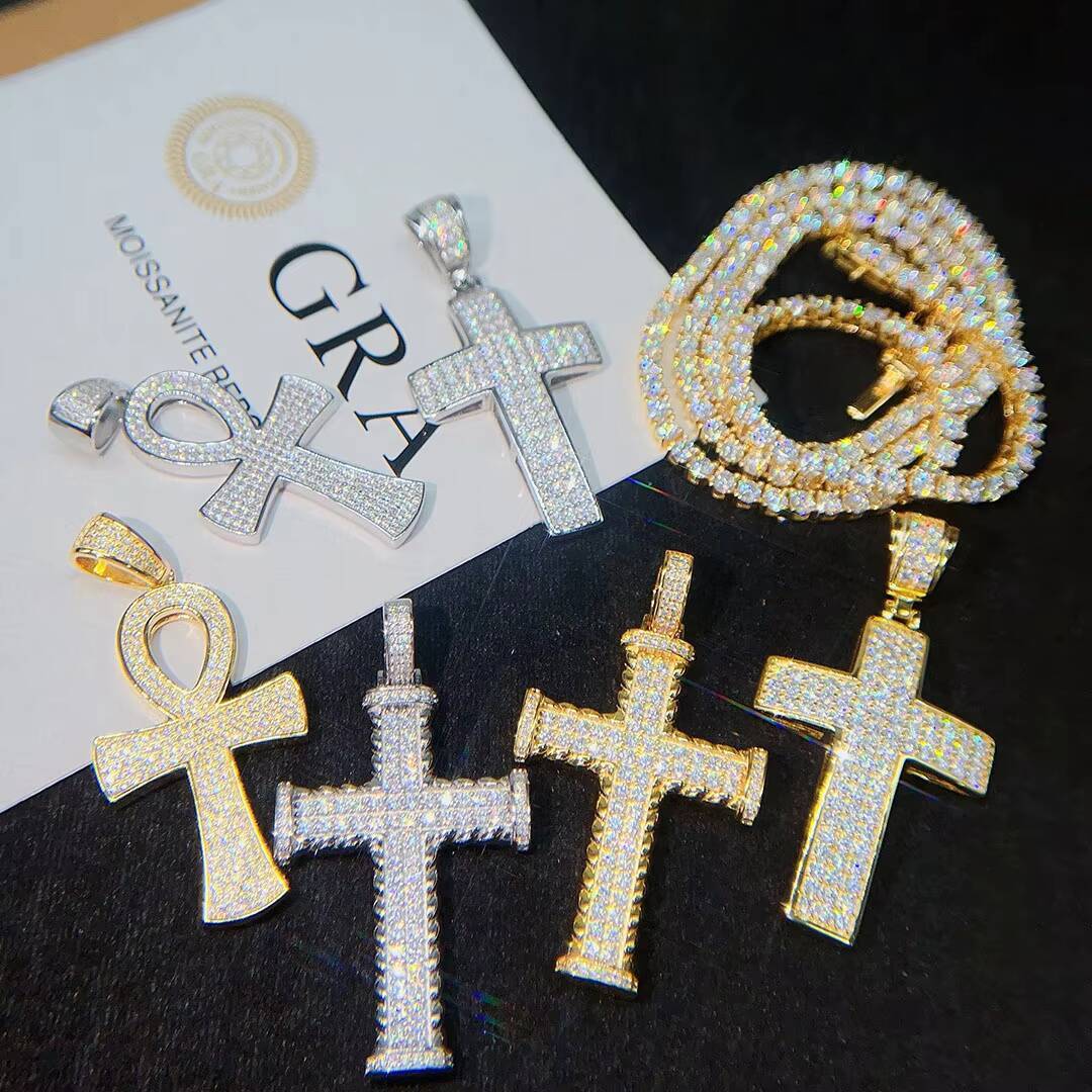 Super Cheap Moissanite Cross Pendant Fashion Ready to Ship Iced Out Pendant VVS Moissanite 925 Sterling Silver Pendant Charms