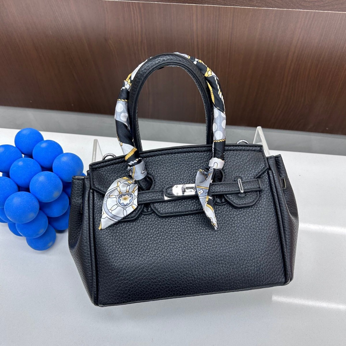 Elegant Platinum Kelly-Inspired Tote: Ideal Travel Companion for Fall-Winter Outfits Designer bag