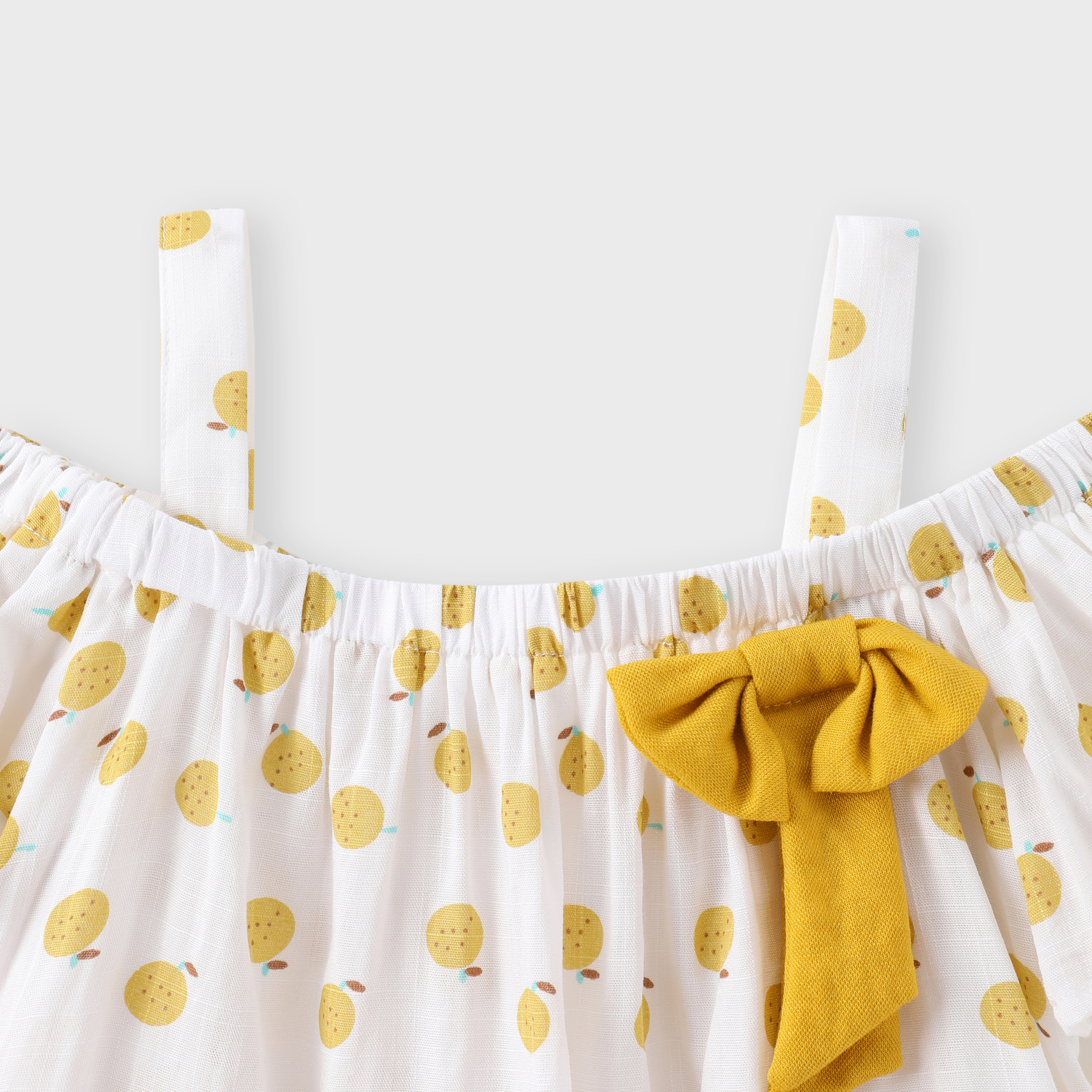 PatPat 2-piece Toddler Girls Fruit Print Bow Top and Shorts Set