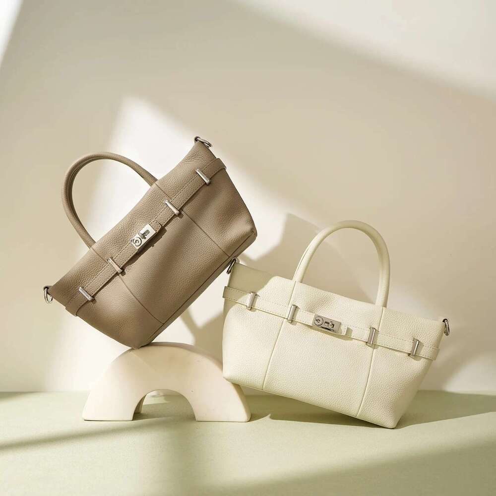 Head layer cowhide handbag simple commuter Genuine Leather shoulder crossbody horizontal section platinum bag