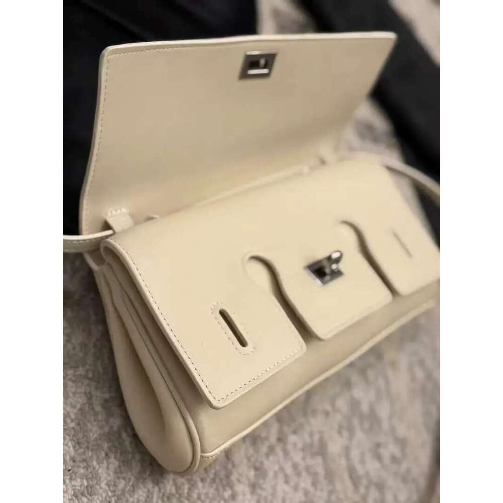Genuine leather handbag 2025 new niche design lock small square vintage motorcycle style cowhide one-shoulder crossbody bag