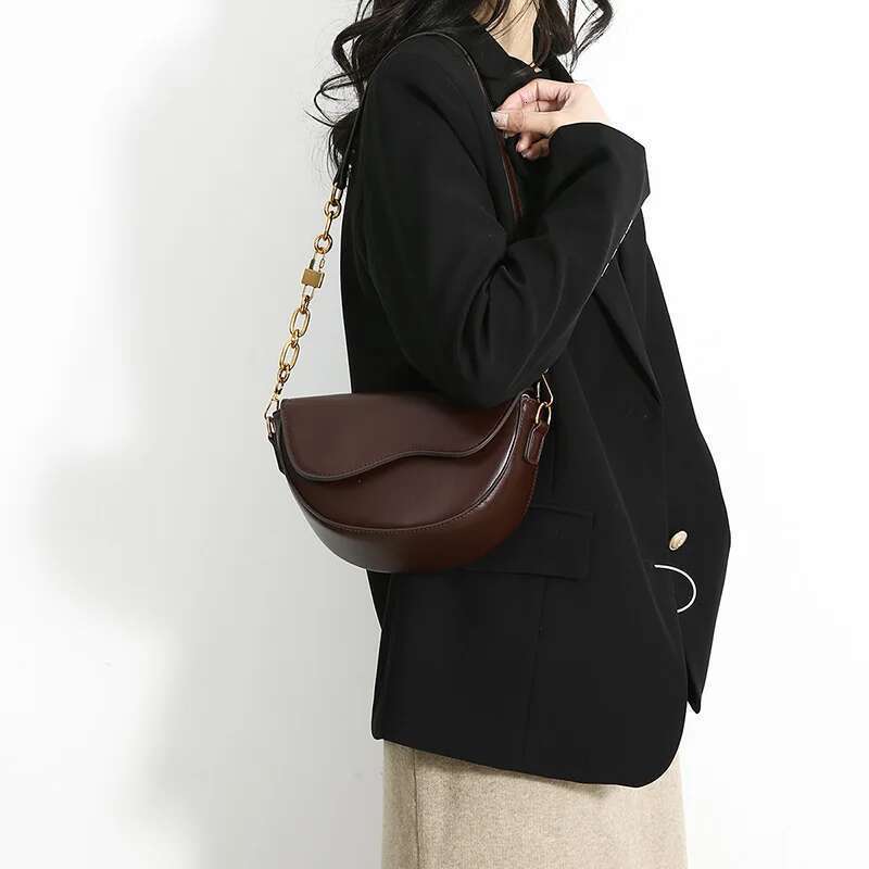 New Vintage Saddle For Women Solid Color Flap Shoulder Female Small Chain Underarm Bag PU Leather Commute Crossbody Bags
