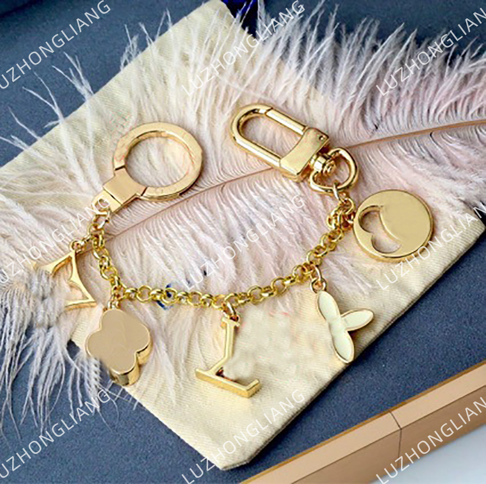 2025 New Sakura Keychain Bag Accessories Fashion Matching Panda Keychain Pendant Cartoon Starfish Color Bar Pendant Accessories 66666