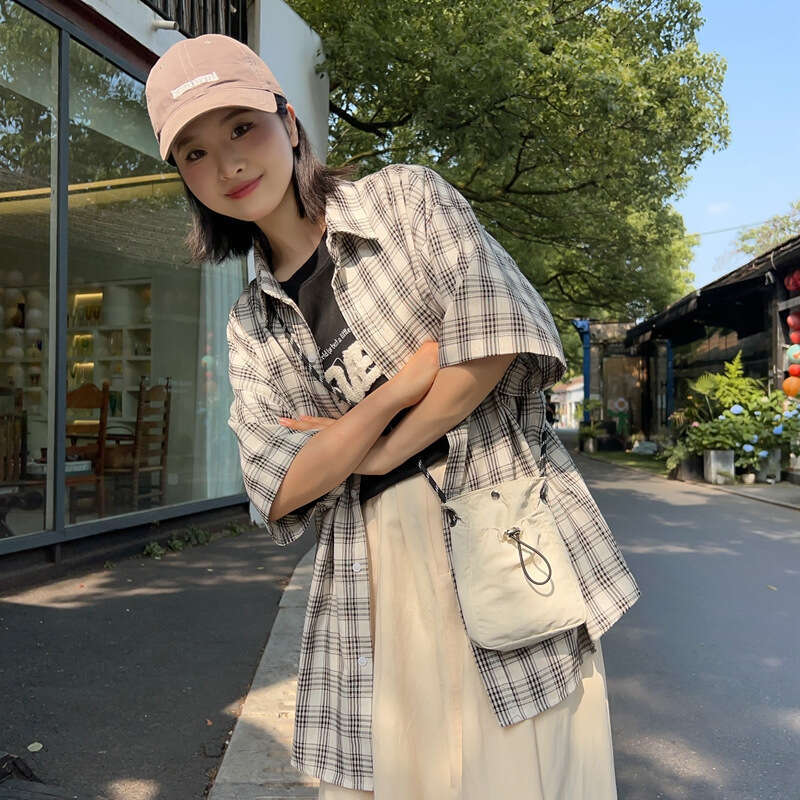 Extremely simple style mobile phone bag for women in Japan and South Korea, lightweight drawstring canvas small bag, versatile mini single shoulder di