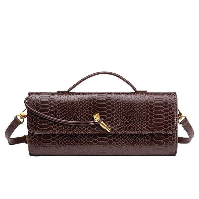 Advanced style new women's fashion crocodile pattern flip cover, hand-held organ dinner bag, single shoulder crossbody bag