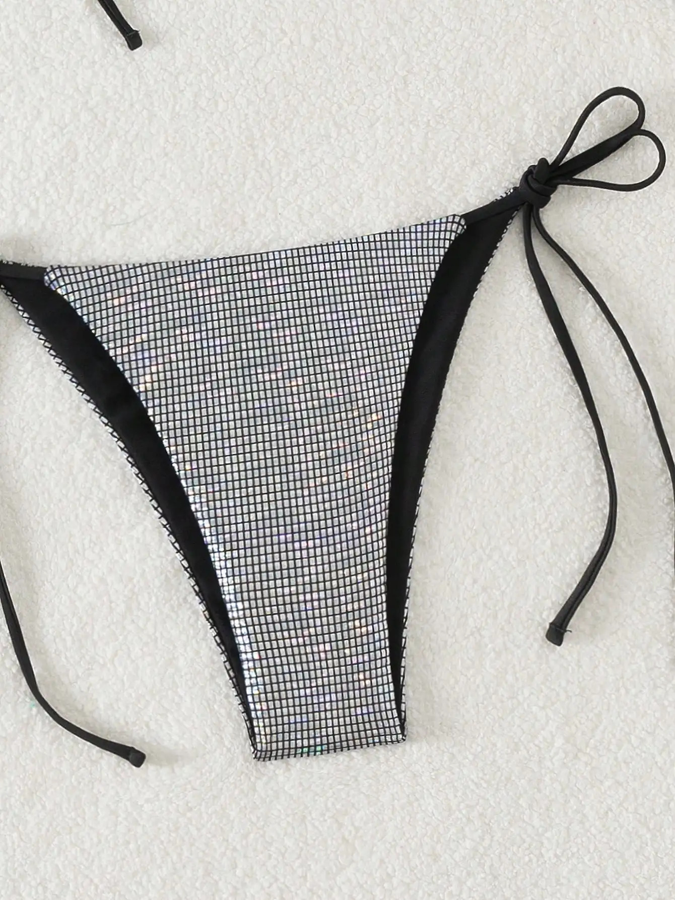 summer bikini three-piece swimsuit is a tiny and sexy seaside slightly drunk and sensual swimsuit 250428
