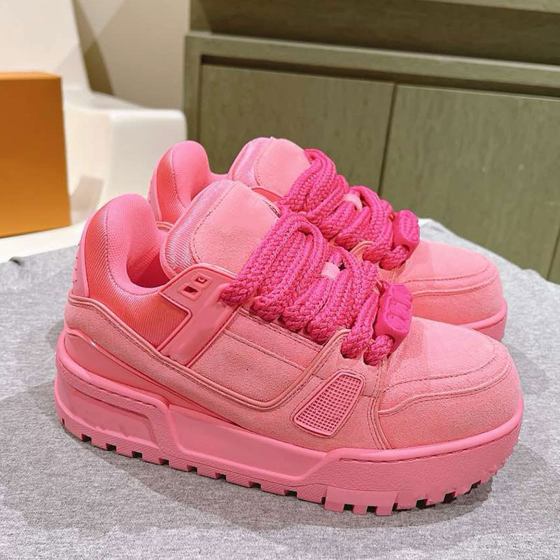 Couple Trainer Sneaker Designer Fashionable Bread Shoes Mens Womens Lace Up Thick Soled Casual Shoe luxury Smooth Cowhide Sizes 35 46