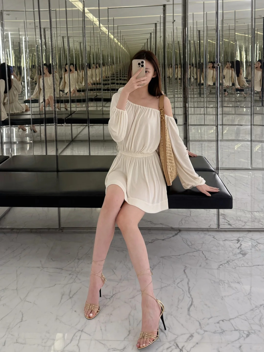 Y S L Paris 2025 Silk Greek goddess dress Fashion Week Show Customized Fashion Tailored clothing womens Fashion Paris.M354