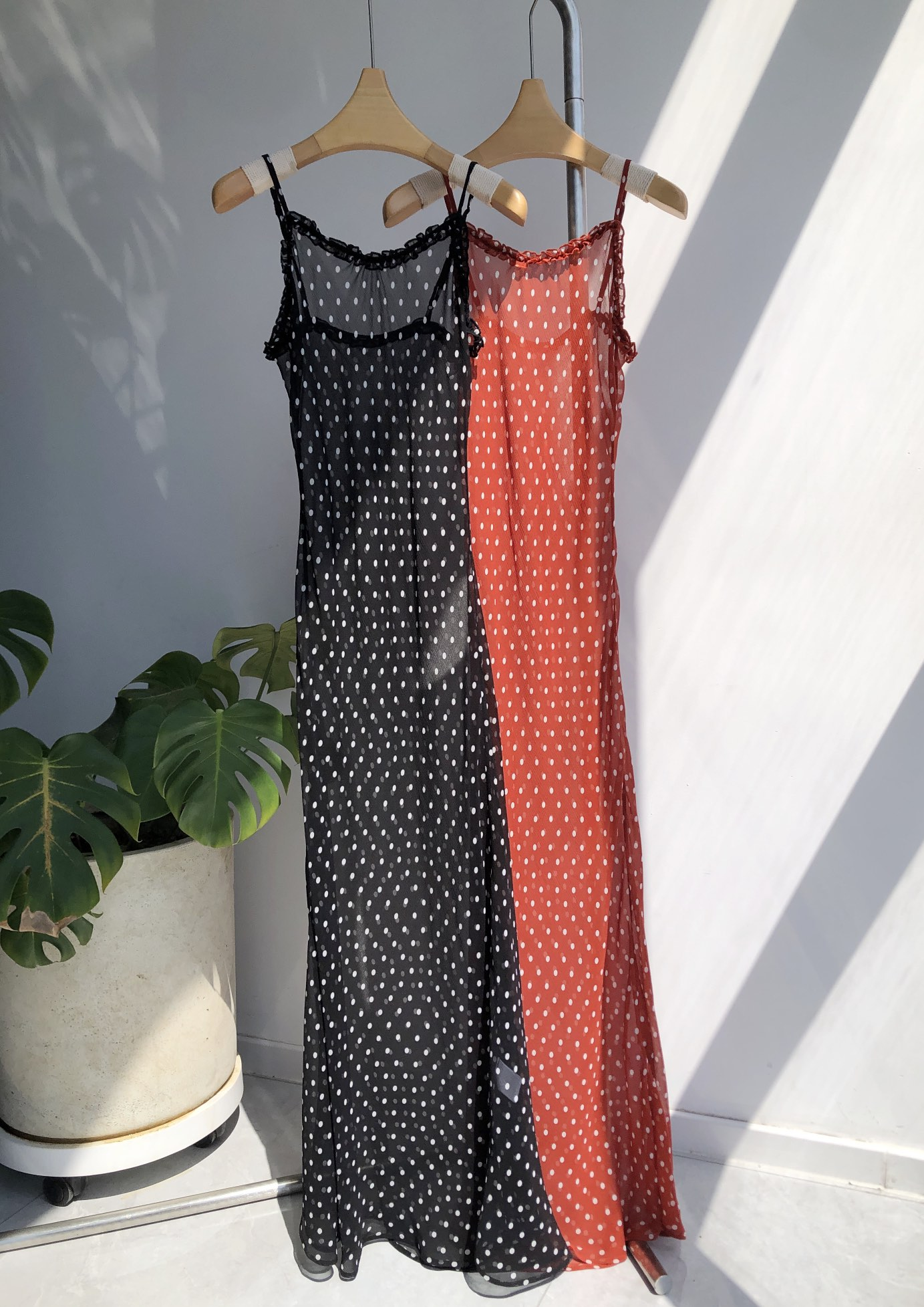 2025 Polka dot silk skirt Fashion Week Show Customized Fashion Tailored clothing omens Fashion Paris.M370