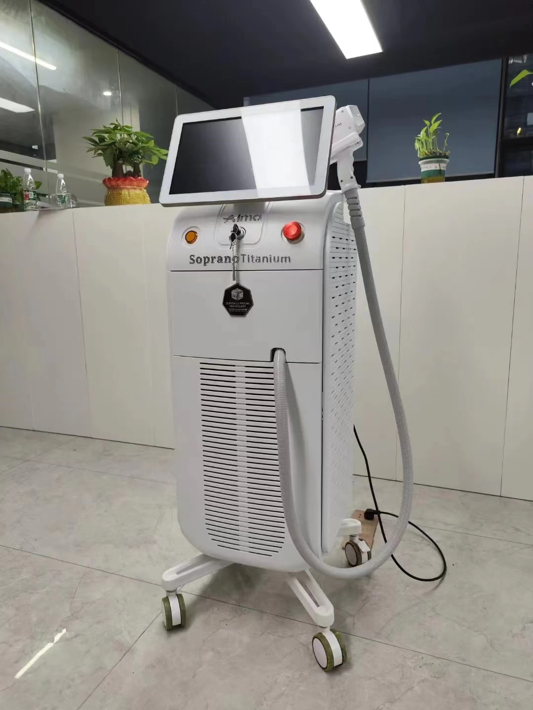 soprana Ice Titanium 808nm Hair Removal Permanent Alexandrite 755nm 808 1064 Diode Laser Hair Removal Machine