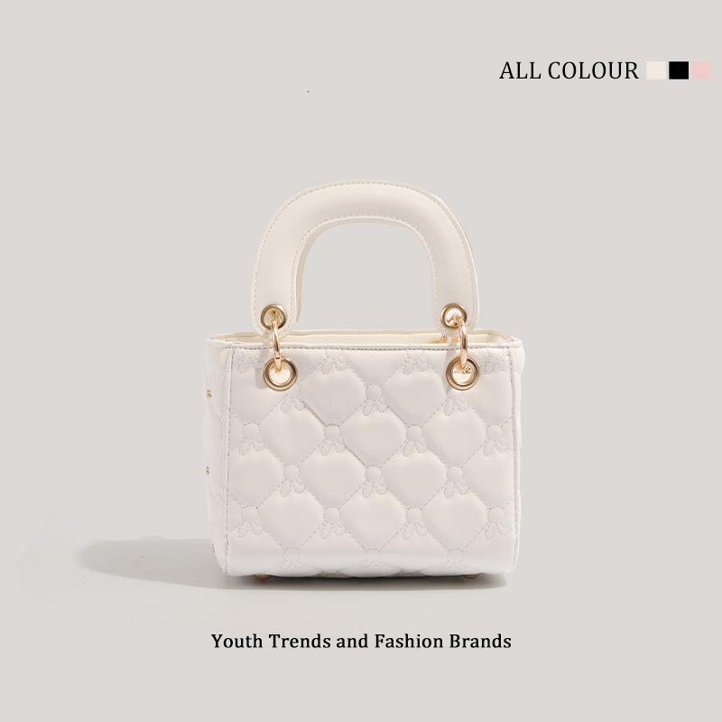 Texture Fashion 2025 New Niche Design Autumn And Winter Multifunctional Handheld Diamond Mesh Daifei Bag Outdoor Casual Shoulder Bag