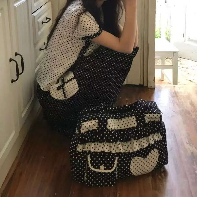 2025 Sweet Dots Heart Pocket Design Rucked Underarm Fashion Women Shoulder All Match Itabag Designer Commuting Bag