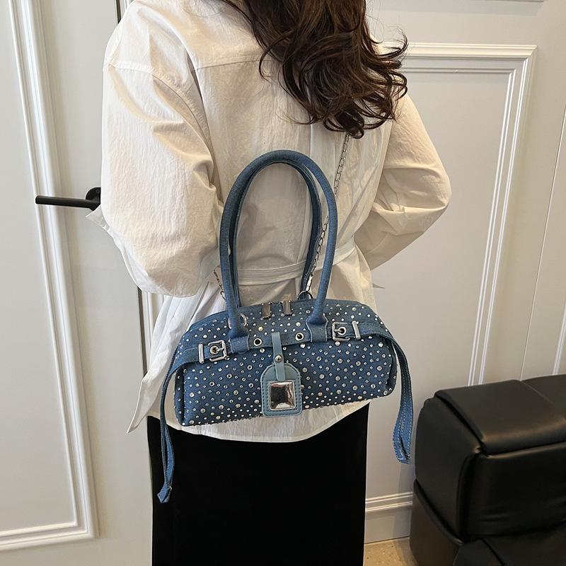 designer bag Fashion Handheld Saddle for Women 2025 Spring New Style Trendy Rivet Chain Single Shoulder bag Crossbody Bag
