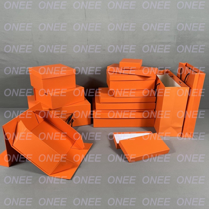 Gift Packaging Box Dust-proof Bag Blanket Gift Box Outer Packaging Box Orange Gift Box Luxury Classic Yellow-Orange Designer Gift Set