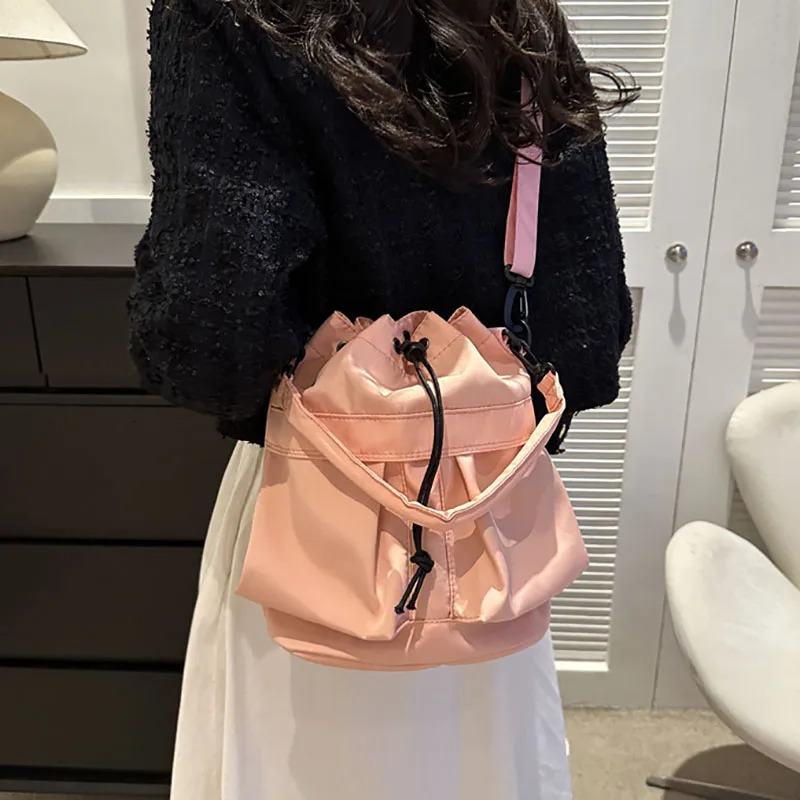 Womens casual bag large capacity student shoulder bag fashionable handbag bucket bag crossover bag adjustable shoulder strap 250427