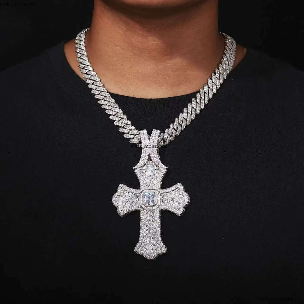 Designer Jewelry S Sier Mosonite Necklace Cross Pendant Cuban Link Chain with Seconds Over Tester Iced Out Vvs Moissanite Dia 6e