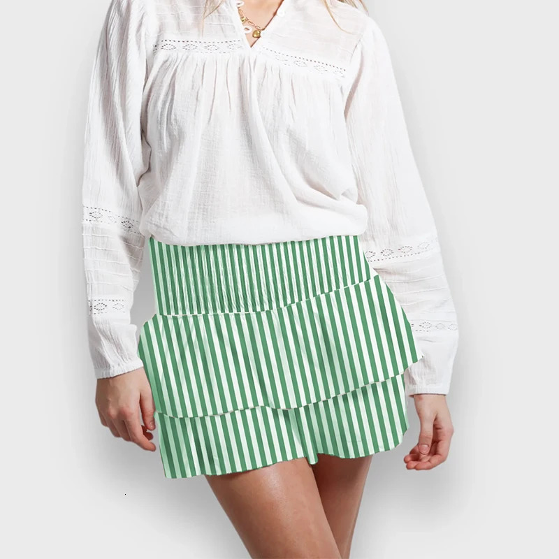 Women Y2K Ruffle Layered Mini Skirts Smocked A Line Pleated Short Skirt Boho Beach Mini Skirt Cute Skirts for Teen s 250428
