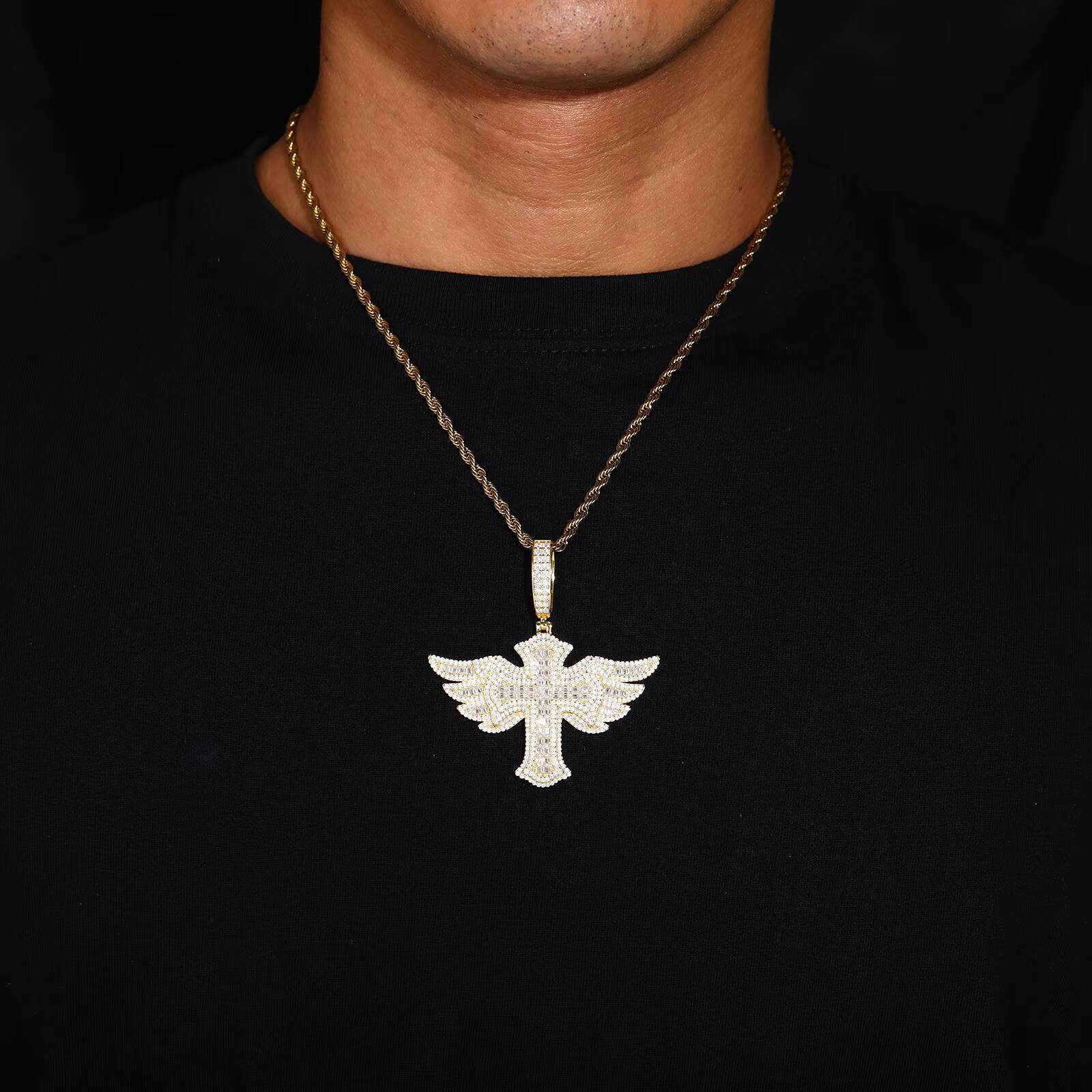 Iced Out Hip Hop Mens Sparkling Necklace 925 Silver Moissanite Winged Cross Pendant Pass Diamond Tester with GRA Certificate