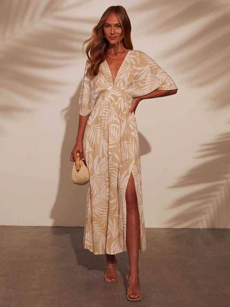 2025 Summer Fashion New Womens Elegant Temperature Bohemian Vacation Style Long Dress Printed V-neck Beach Skiing W250430