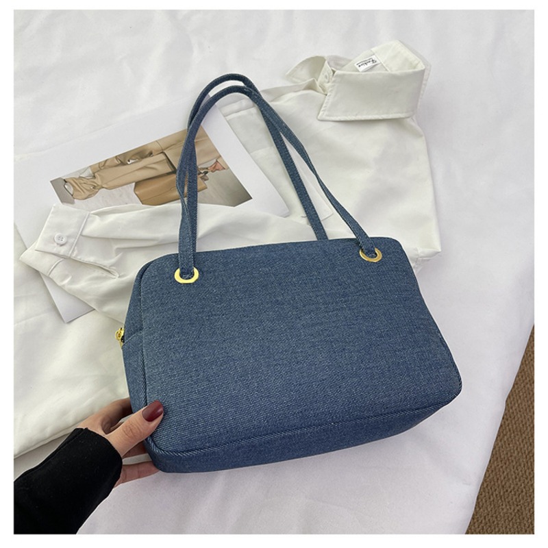 Chic and Spacious Female Canvas Crossbody/Shoulder Satchel Ideal for Everyday Needs
