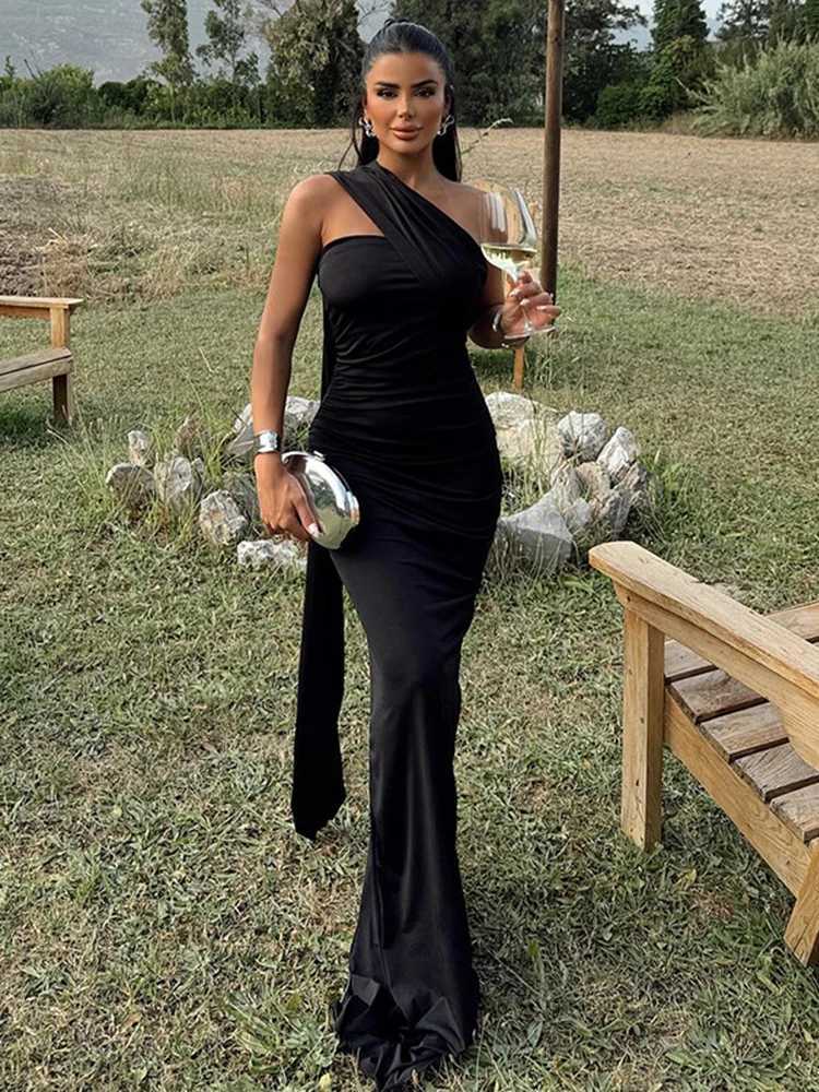 Elegant strapless pleated shoulder slanted collar sleeveless backless sexy summer party vacation club womens Maxi dress W250430