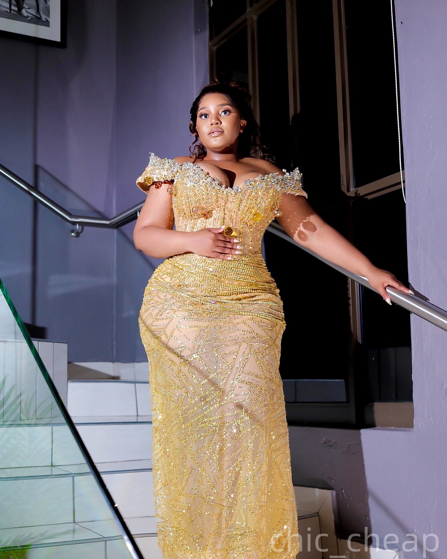 Sheath Gold Plus Size Prom Dresses 2025 Crystals Sequined Illusion Sweetheart Evening Formal Party Second Birthday Engagement Gowns Dress For Special 