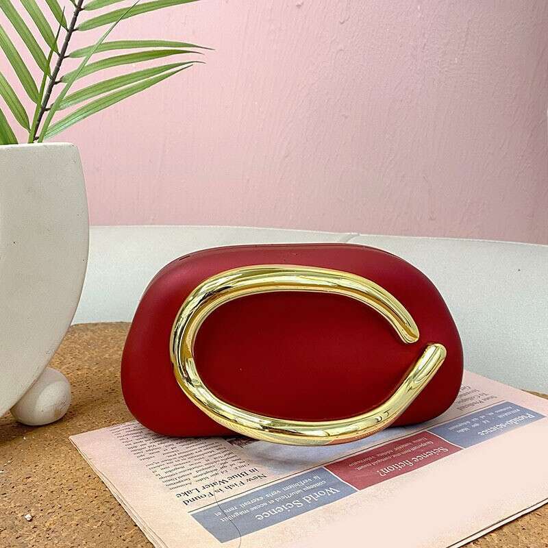 Hot selling metal chain letter box 2025 small square party versatile mobile phone hand-held crossbody bag