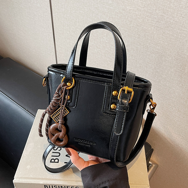 designer bag High end small for women 2024 new autumn and winter versatile crossbody fashion super hot hand-held bucket bag