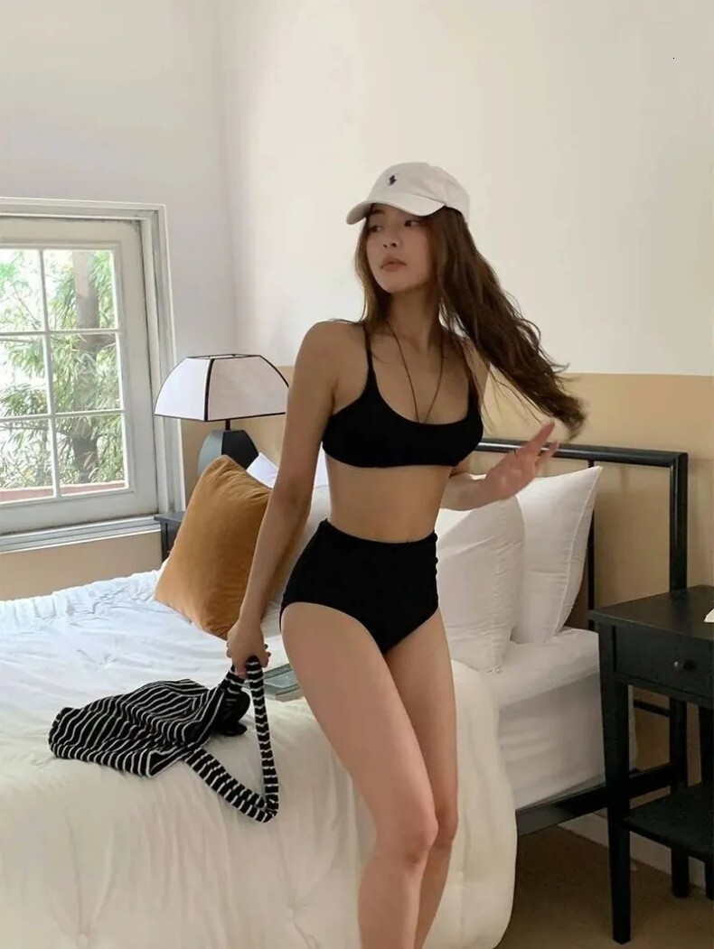 Split three piece for women, slimming and sexy swimsuit, hot spring vacation long sleeved beach sunscreen swimsuit