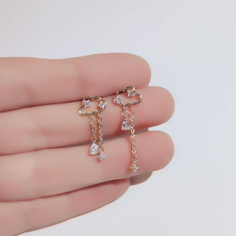 Asymmetric long 2020 new trendy Korean personality internet celebrity temperament sier needle tassel water droplet earrings
