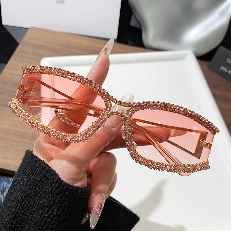 2025 Y2k Hollow Retro Sunglasses Personalized Sunglasses Diamond-set Large Frame Car Sunglasses 81075-1 251126