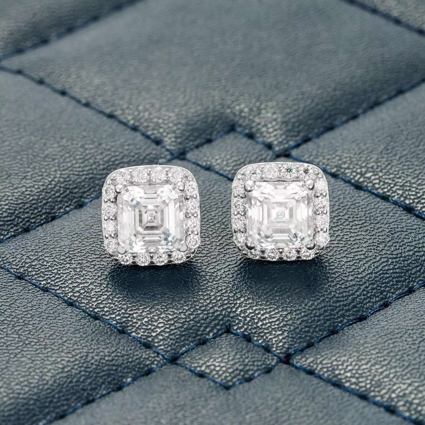 Custom Moissanite Earring 925 Sterling Sliver White Gold Hand Setting Iced Out Studs Vvs Moissanite Earring
