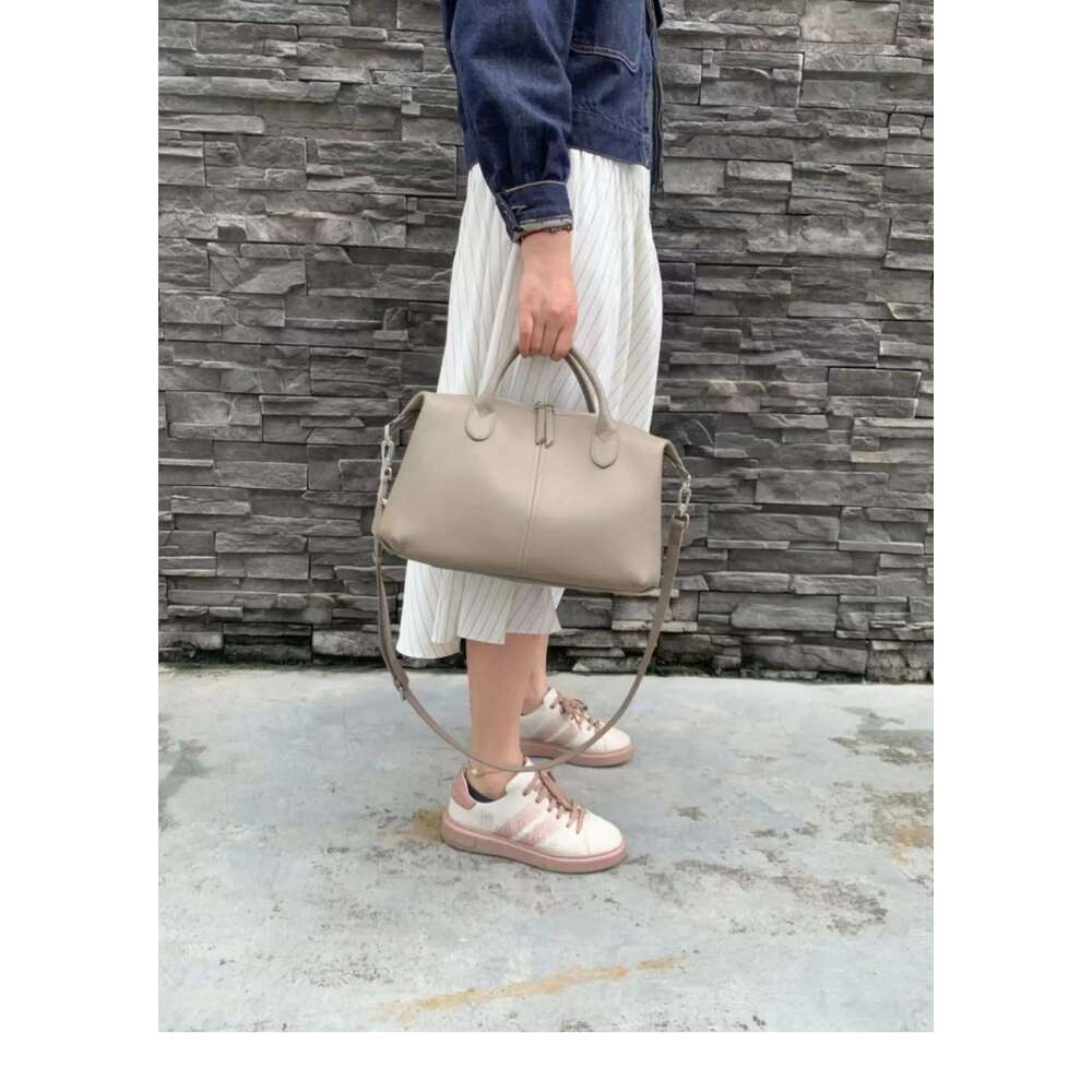 New First Layer Cow Leather Women Handbag Coffee Wine Red Color Soft Cowskin Ladies Commuter Office Business Tote Large