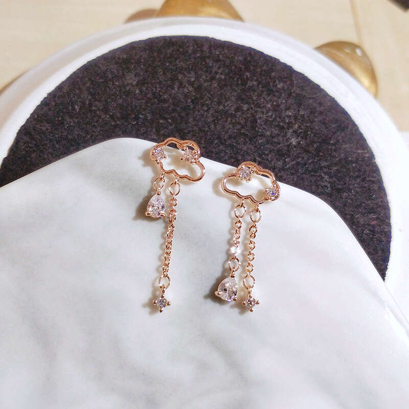 Asymmetric long 2020 new trendy Korean personality internet celebrity temperament sier needle tassel water droplet earrings