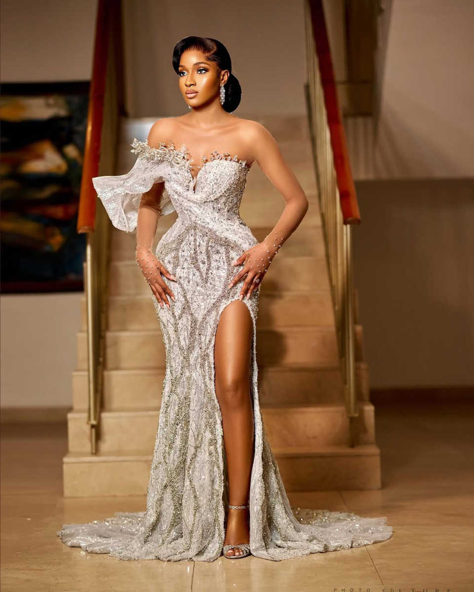 Sexy Strapless Mermaid Evening Dress Elegant Sequined Lace Beading Party Gown Customized Glitter High Side Slit Prom Dresses