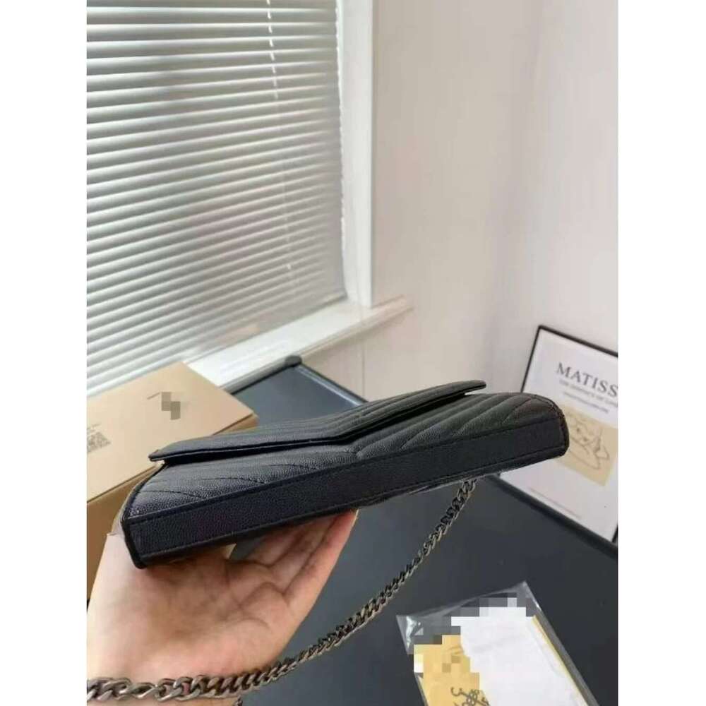 2025 New caviar. Envelope bag. Chain bag with label