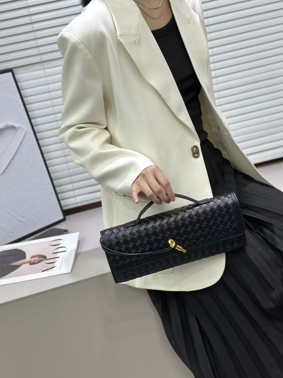 Trendy Spring/summer New Knitted Soft Leather Banquet Bag Retro Law Stick Bag Organ Bag Horizontal Handheld Single Shoulder Crossbody Bag