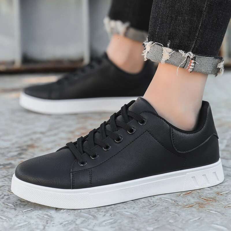 Hot Sale Brown Sneaker Big Size 45 Comfortable Leather For Men Oxford Casual Flat Skateboard Shoes Man Sneakers