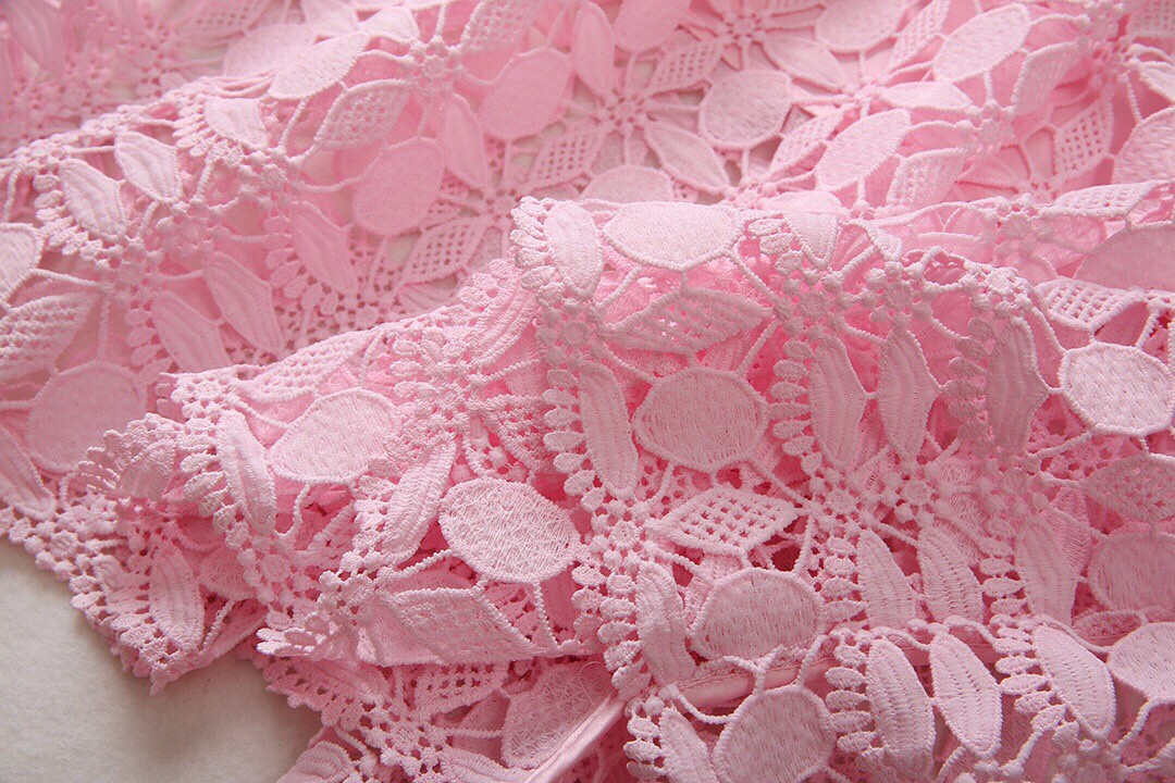 2025 Hollow embroidery dress Fashion Week Show Customized Fashion Tailored clothing womens Fashion Paris.M334
