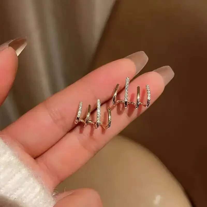 2023 New Fashion Exquisite Rhinestone Decor Ear Cuff Earring For Woman Arrival Christmas Gift Stud Women Earrings