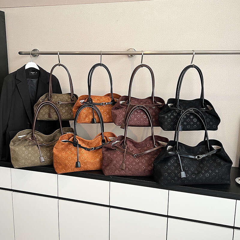 Fashion Womens Large Capacity Tote Bags Vintage Handbag Women Ladies Simple Elegant Shoulder Bag Autumn Winter New Fashion Versatile Soft Bag H260320