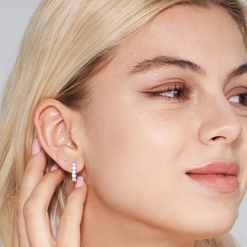 Elegant Jewelry: Platinum-Finish Huggie Ears Cuffs Featuring Sparkling Moissanites