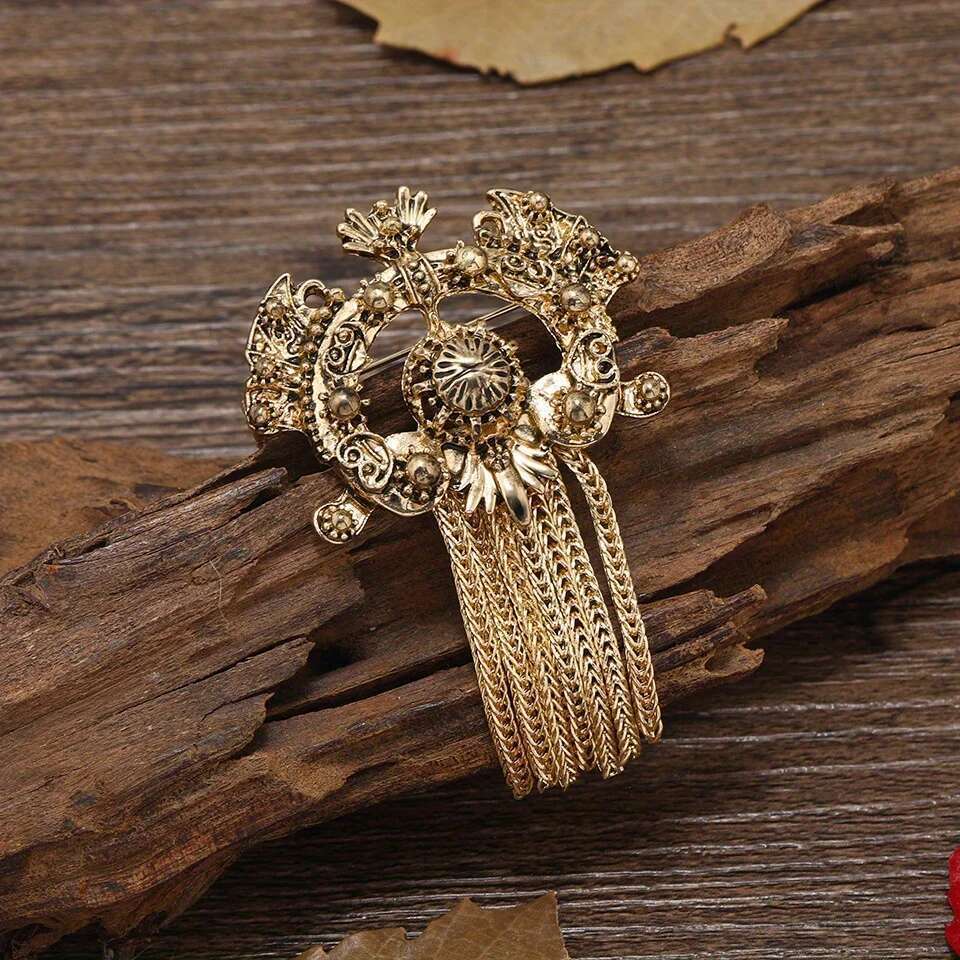 Ladies Novelty Vintage Palace Tassel Brooch Elegant Clothing Pins Banquet Party Coat Suit Accessories