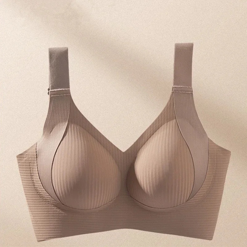 Womens seamless underwear thin large chest small no wires pull up and anti sagging 250430