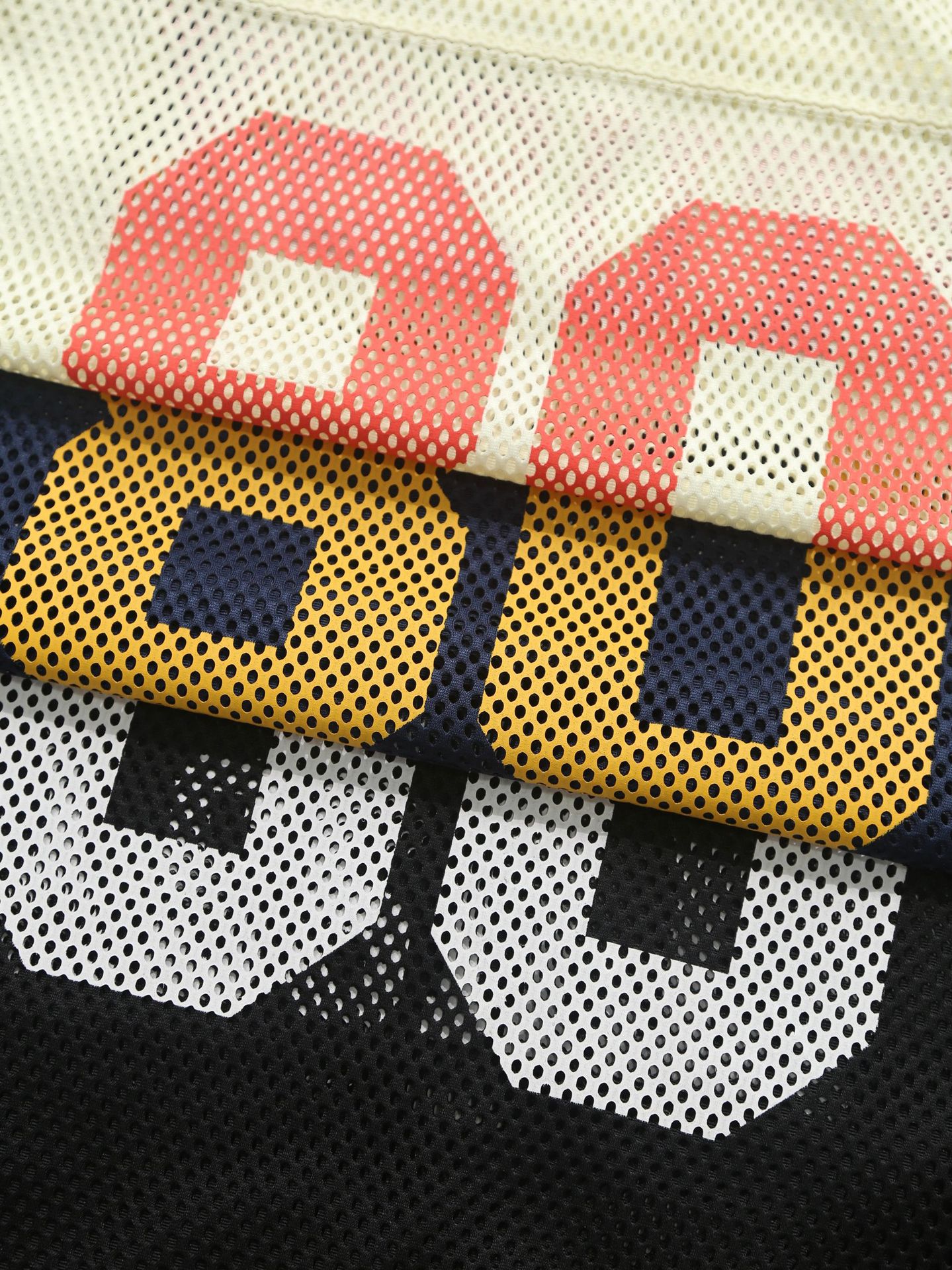 The 2025 New Retro Perforated Mesh Rugby Suit With Digital And Letter Prints For Men And Women Features A Casual Short-sleeved Design