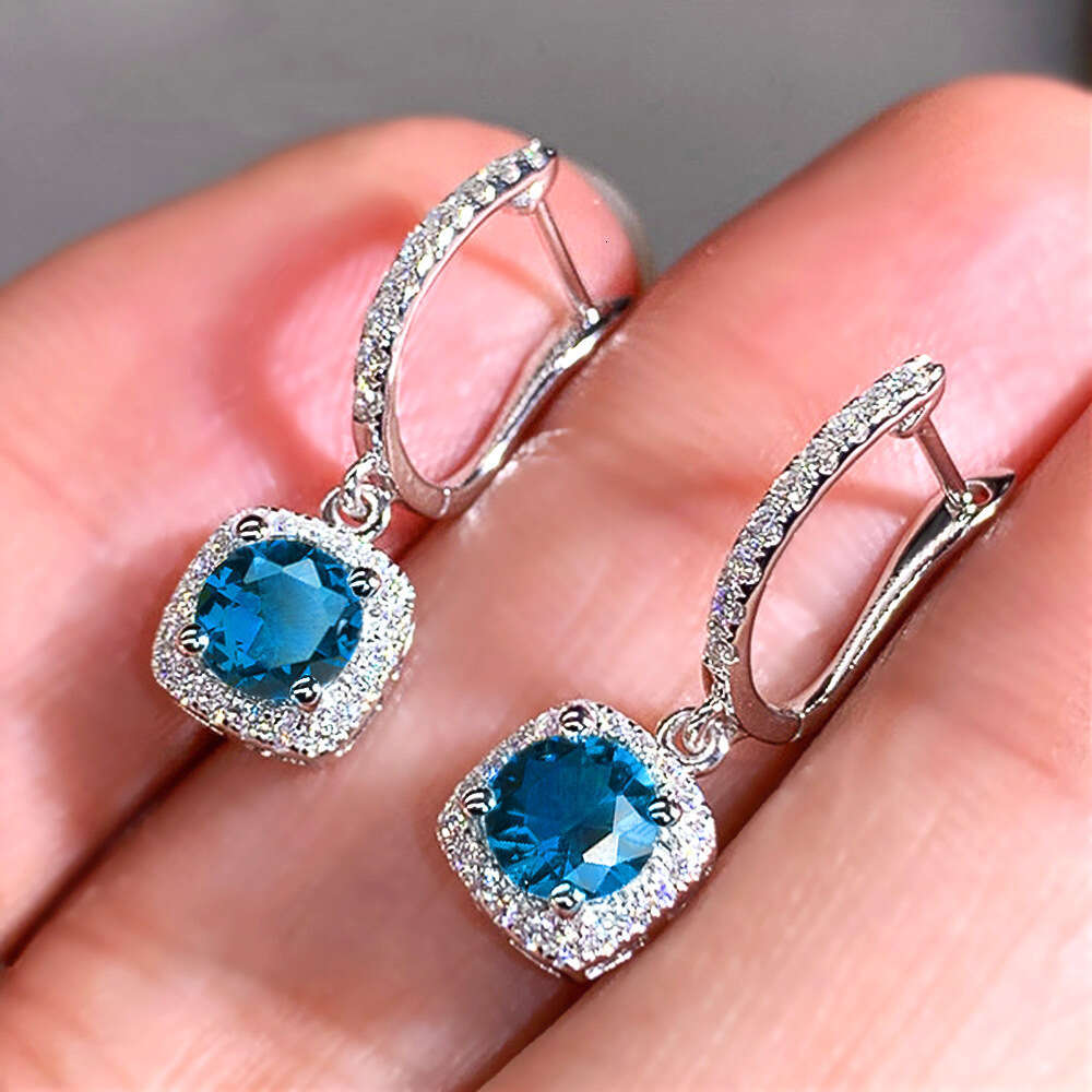 Cao Shi's New Exquisite Women's Micro Set Zircon Versatile Buckle Ear Ornament