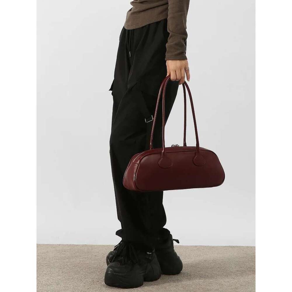 Designer Bag 2025 Niche Design Ins Retro Single Shoulder Underarm With Women's Texture, Large Capacity Handheld Baguette Bag Luxury Bag