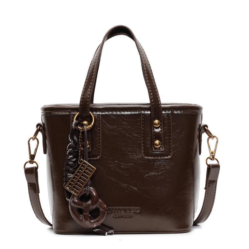 designer bag High end small for women 2024 new autumn and winter versatile crossbody fashion super hot hand-held bucket bag