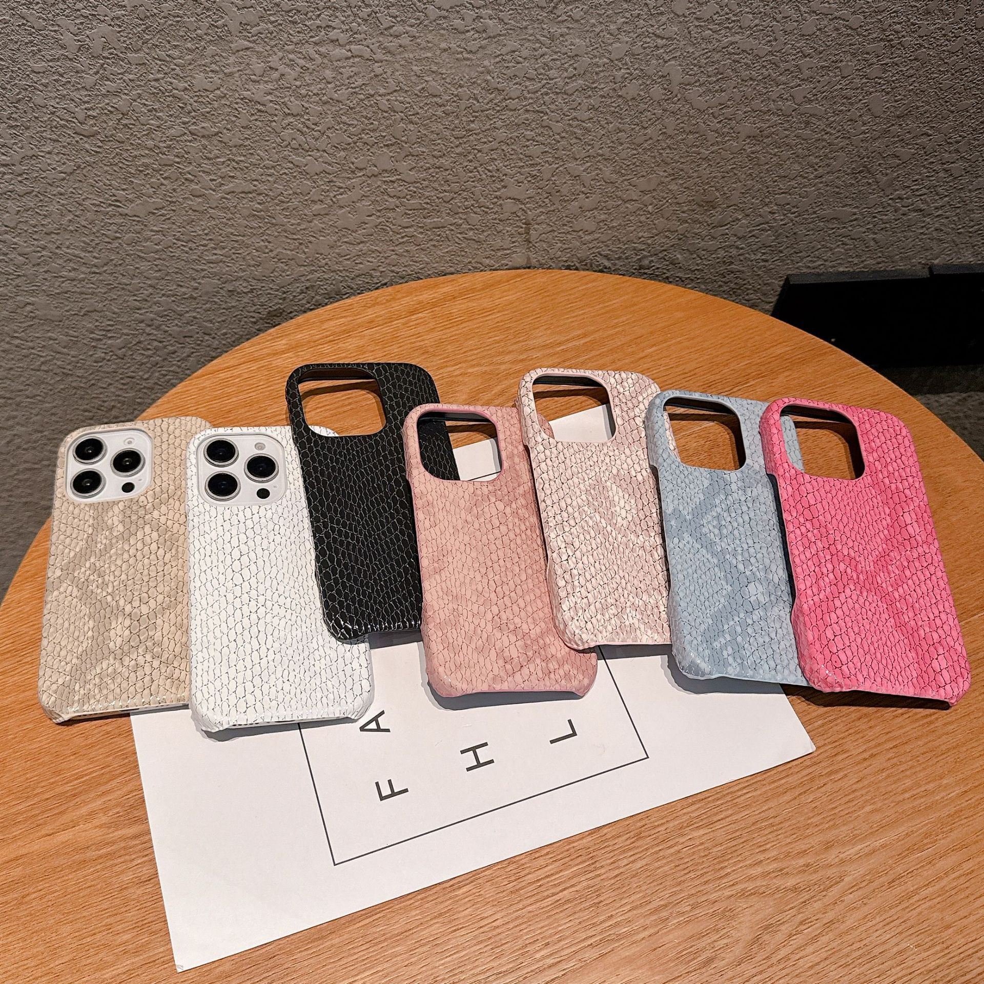 Snake Texture Half-Pack Phone Case Compatible with iPhone 16/15 Pro Max Trendy Large Hole Hard Shell Protective Cover