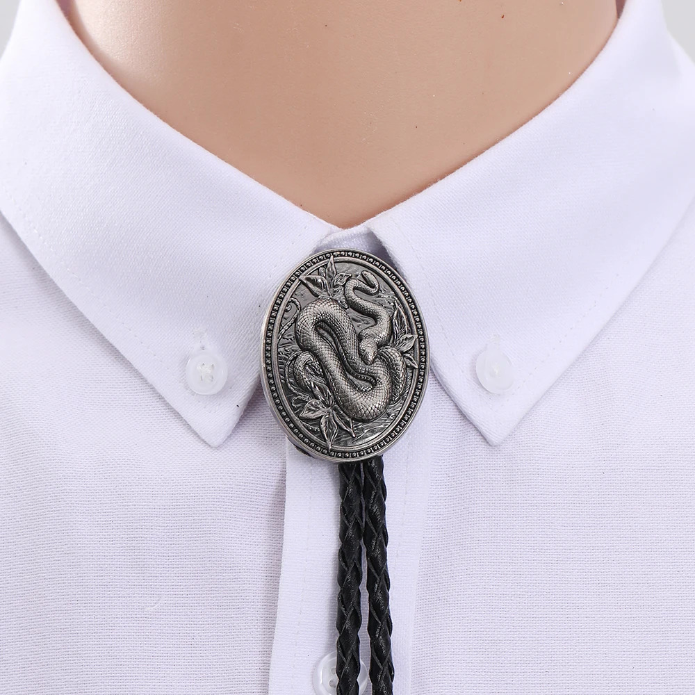 Western Cowboy Round Bolo Tie Snake Print Pattern Sweater Necklaces for Men and Women Fashionable Cake Tie Retro Accessory 250430